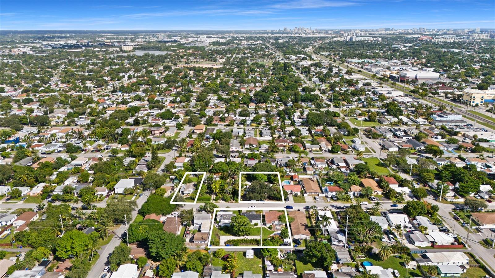 HOLLYWOOD PARK - Residential