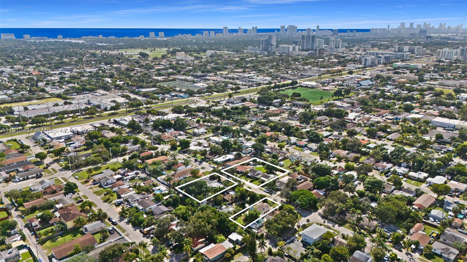 HOLLYWOOD PARK - Residential