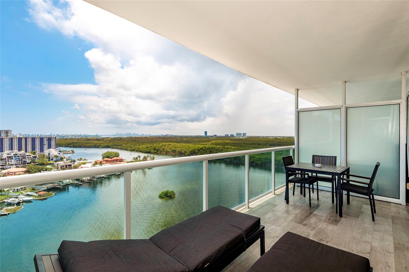 400 SUNNY ISLES CONDO EAS - Residential