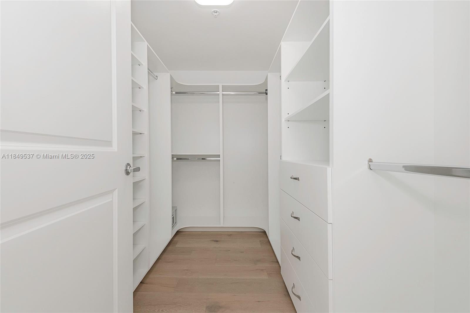 400 SUNNY ISLES CONDO EAS - Residential