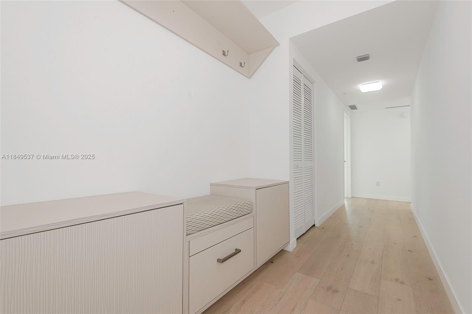 400 SUNNY ISLES CONDO EAS - Residential