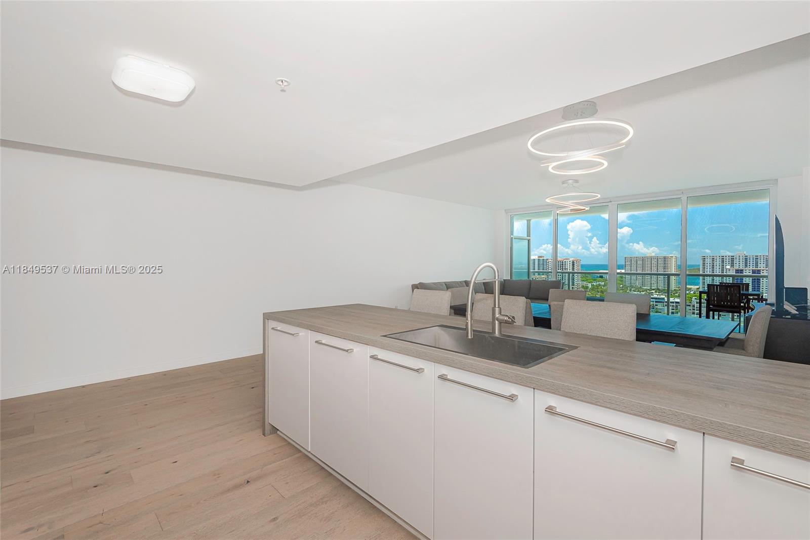 400 SUNNY ISLES CONDO EAS - Residential