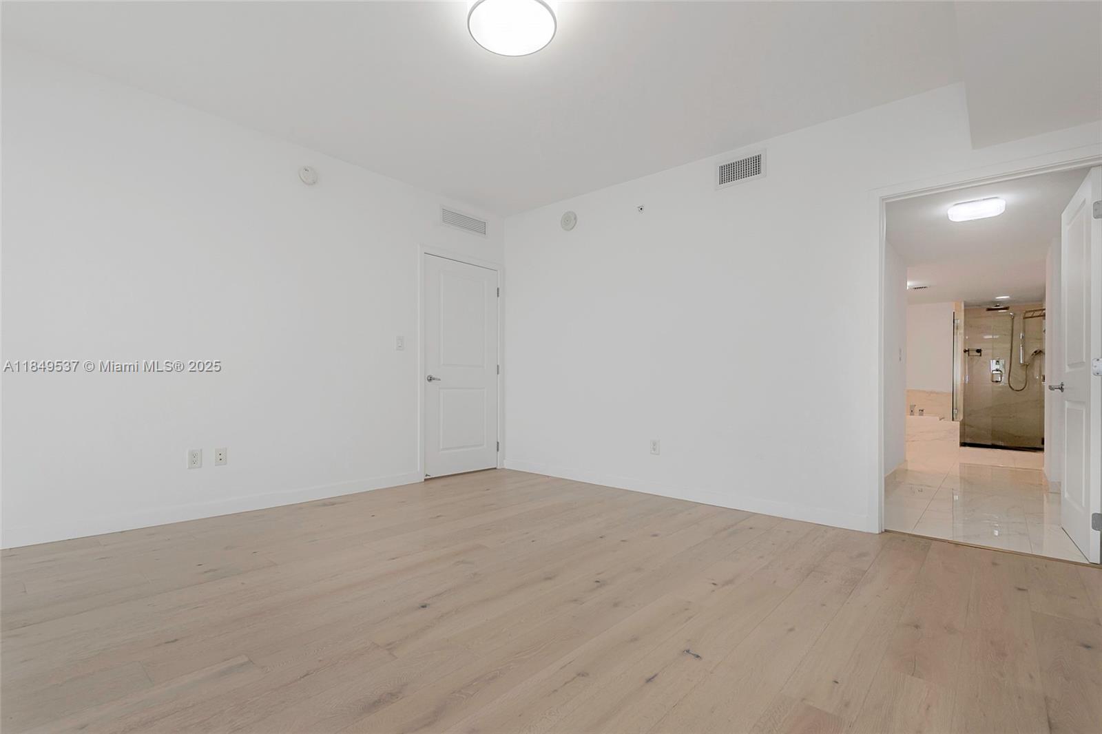 400 SUNNY ISLES CONDO EAS - Residential
