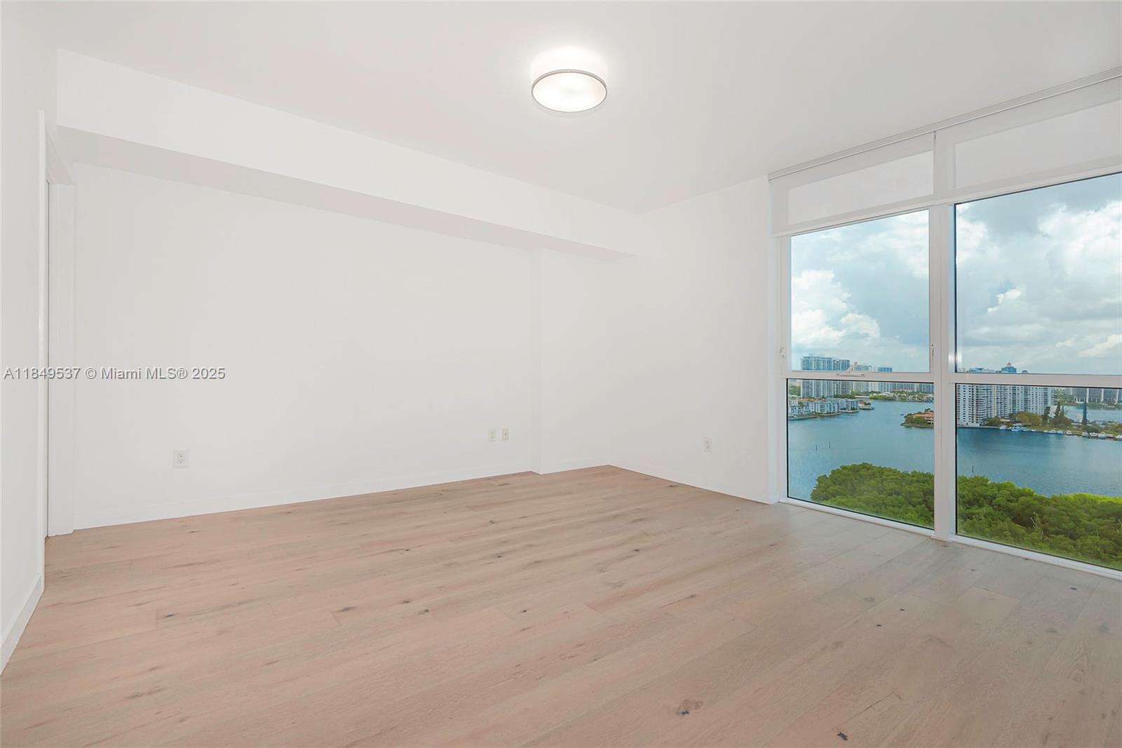 400 SUNNY ISLES CONDO EAS - Residential
