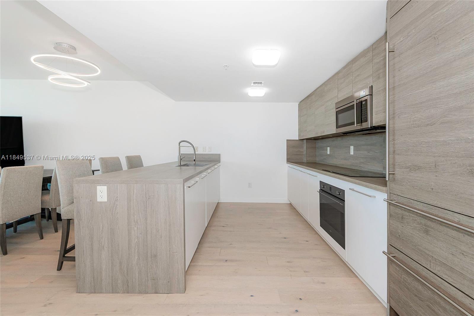 400 SUNNY ISLES CONDO EAS - Residential
