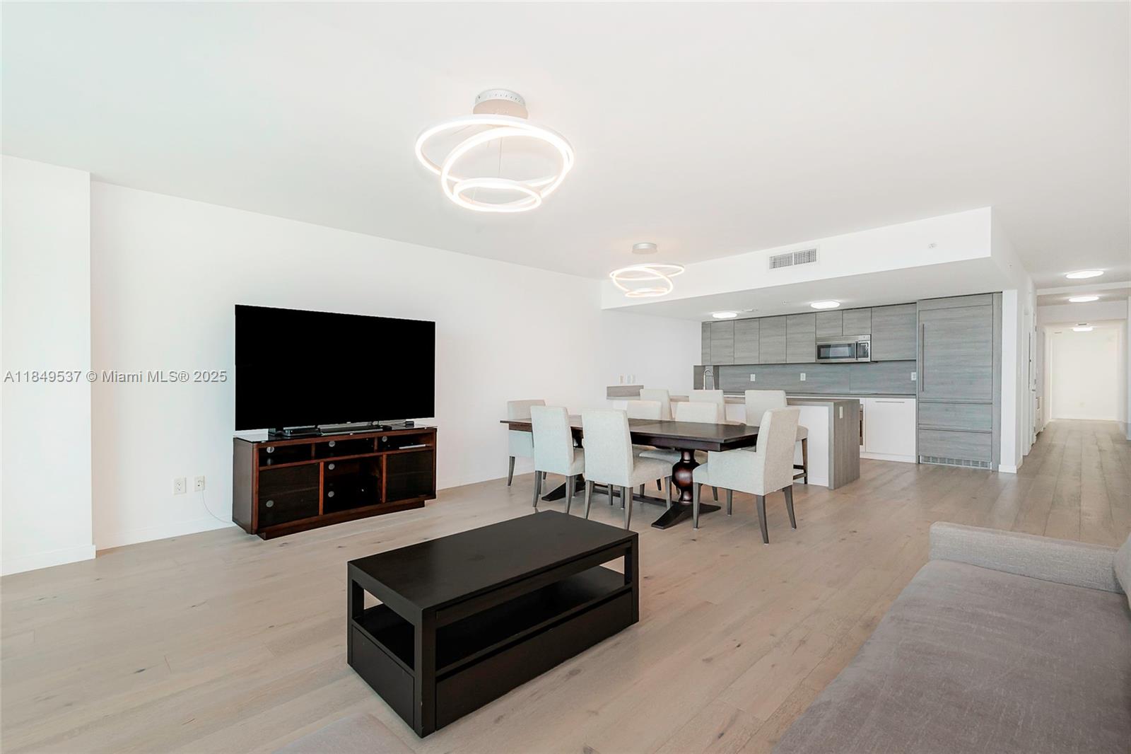 400 SUNNY ISLES CONDO EAS - Residential