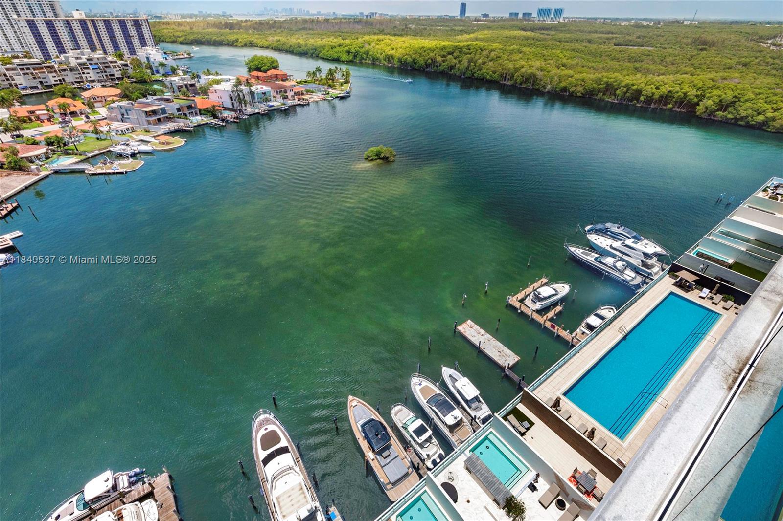 400 SUNNY ISLES CONDO EAS - Residential
