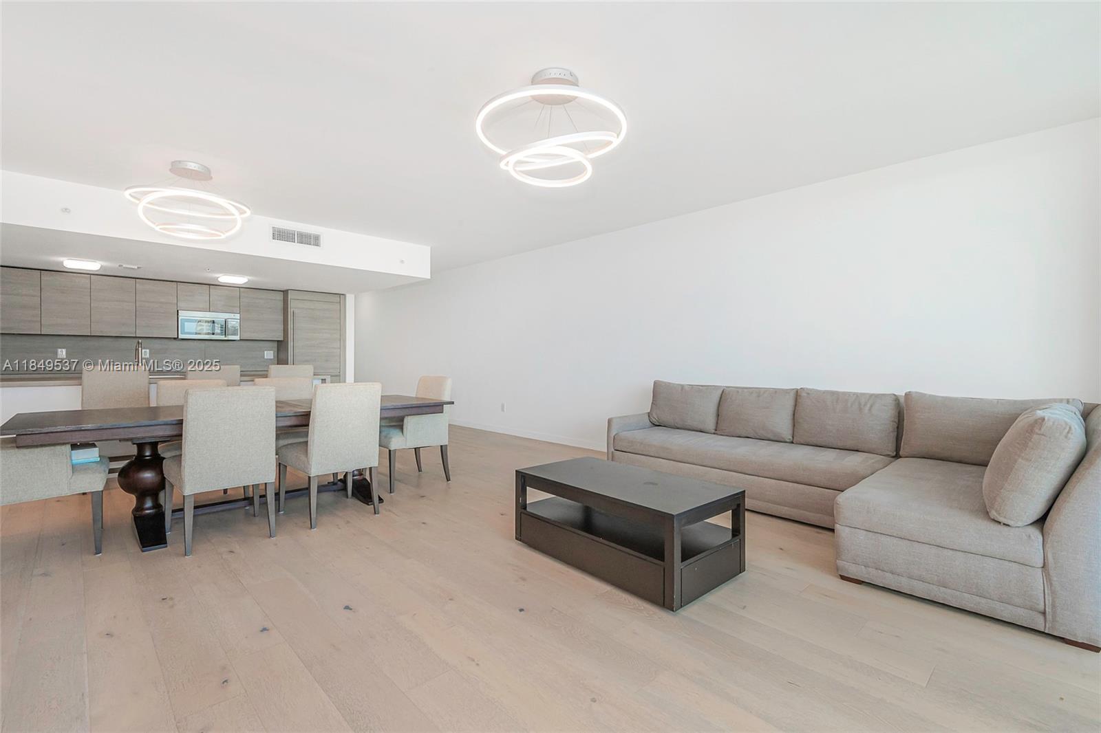 400 SUNNY ISLES CONDO EAS - Residential