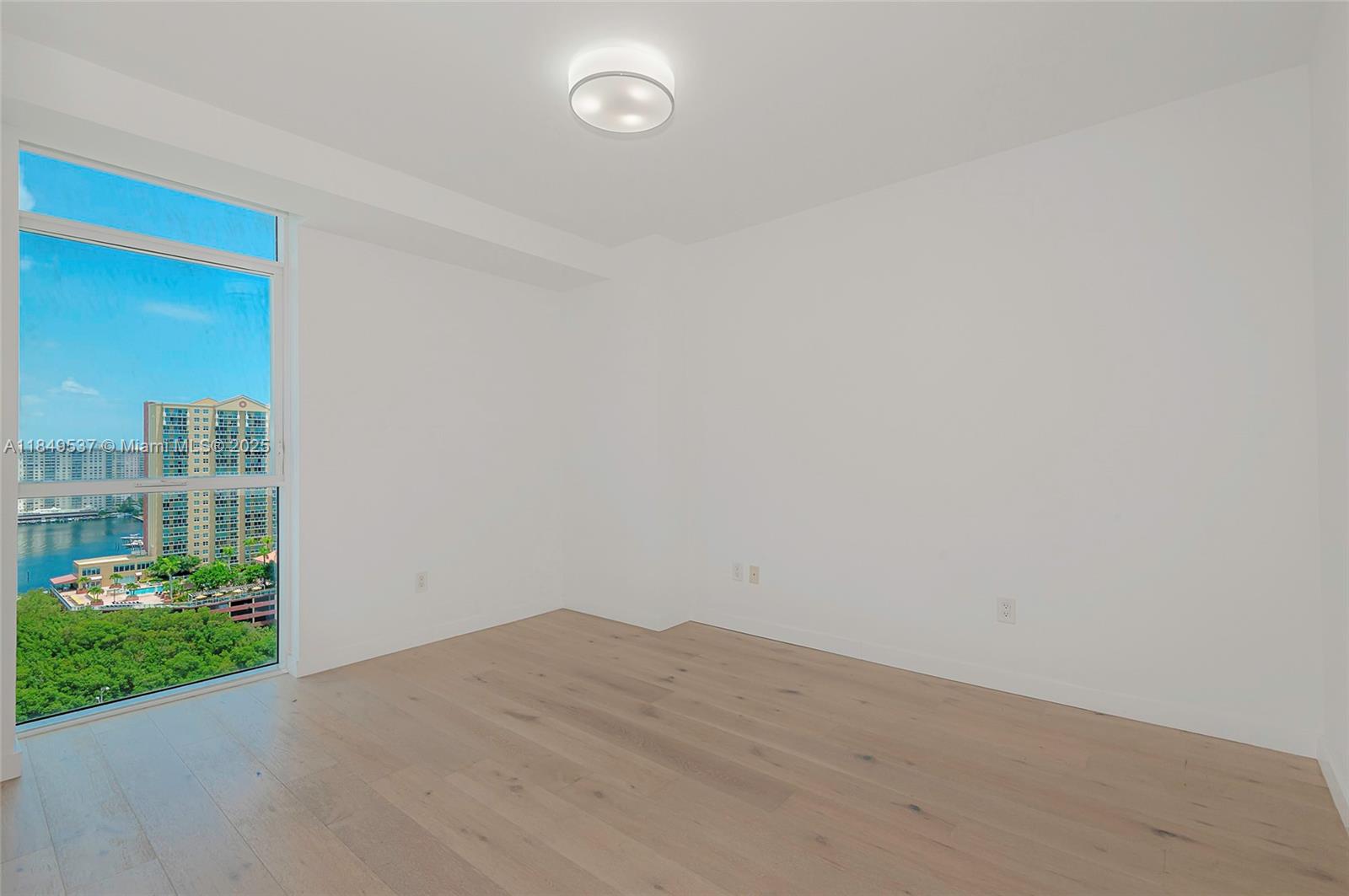 400 SUNNY ISLES CONDO EAS - Residential