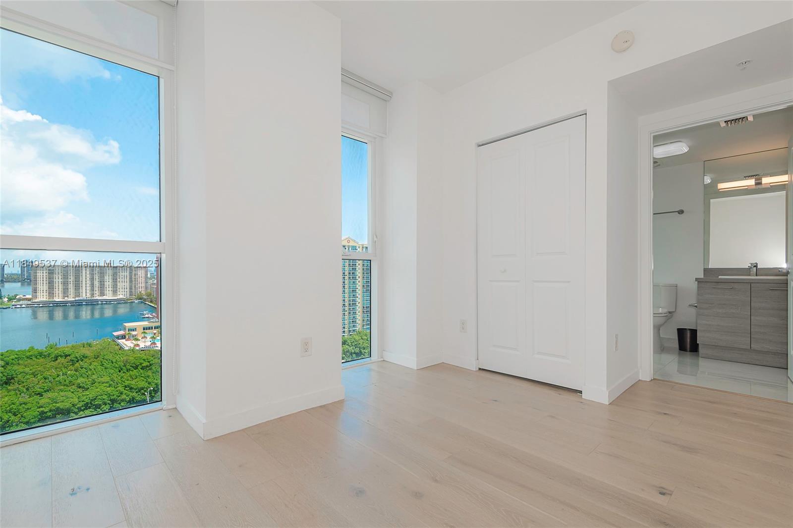 400 SUNNY ISLES CONDO EAS - Residential