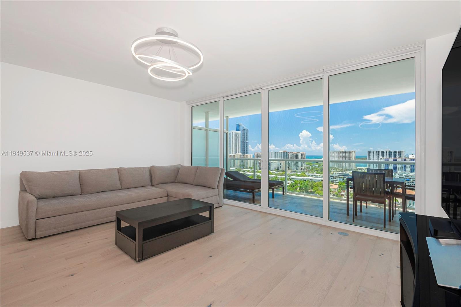 400 SUNNY ISLES CONDO EAS - Residential
