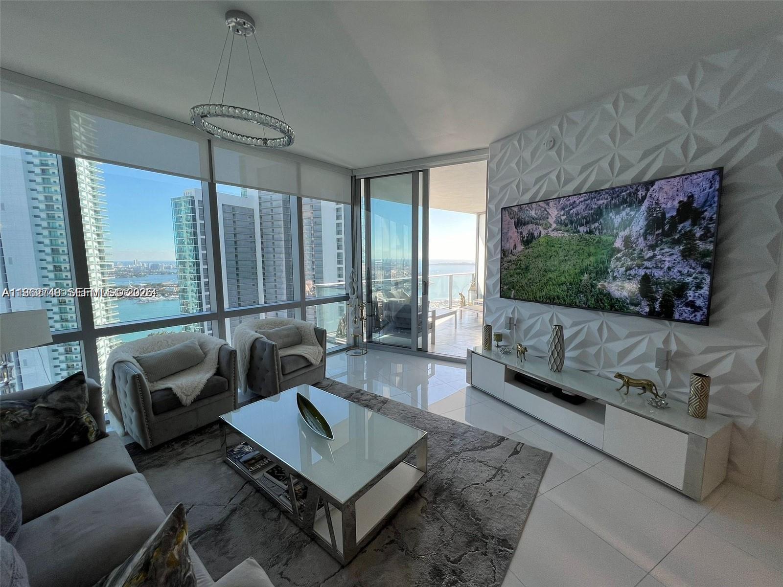 PARAMOUNT MIAMI WORLDCENT - Residential