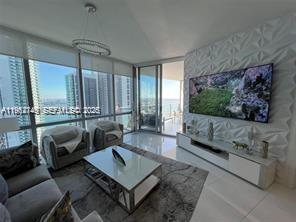 PARAMOUNT MIAMI WORLDCENT - Residential
