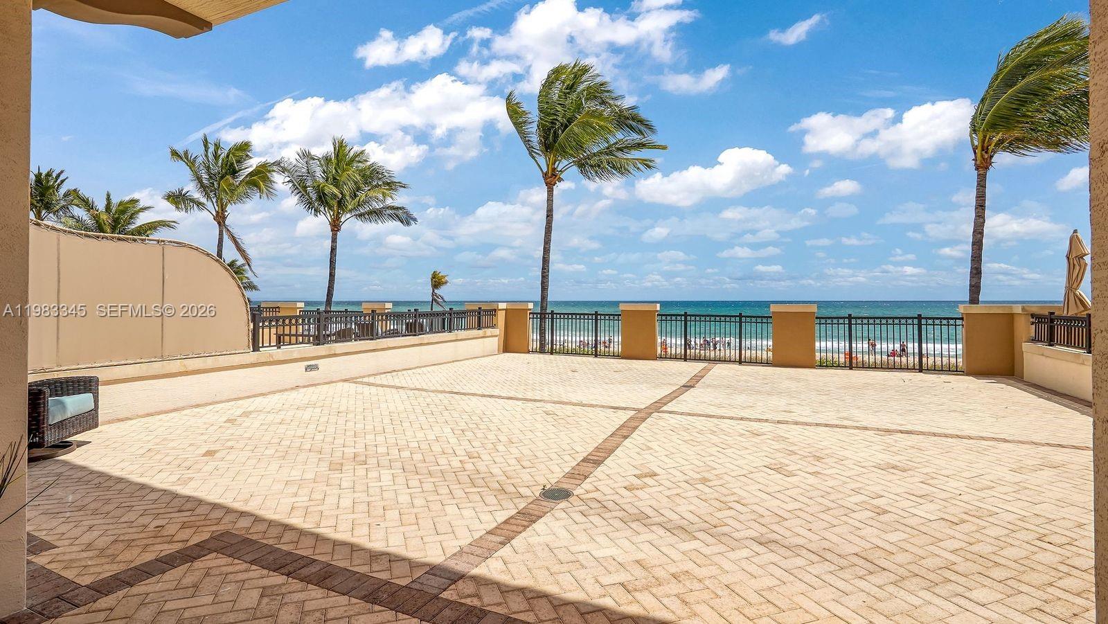 VILLAS BY THE SEA - Residential