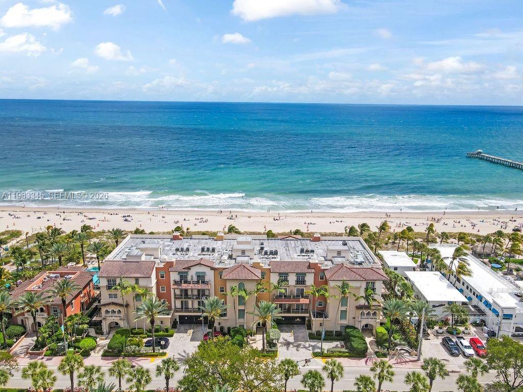 VILLAS BY THE SEA - Residential