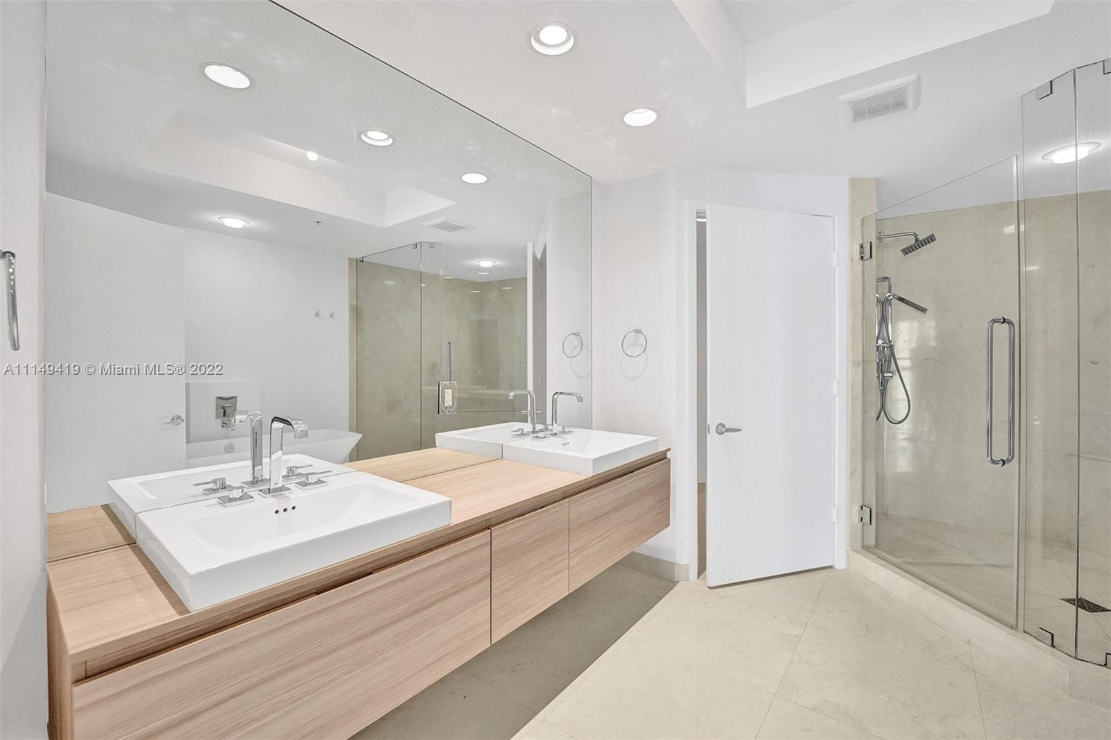 MARINA PALMS RESIDENCES S - Residential