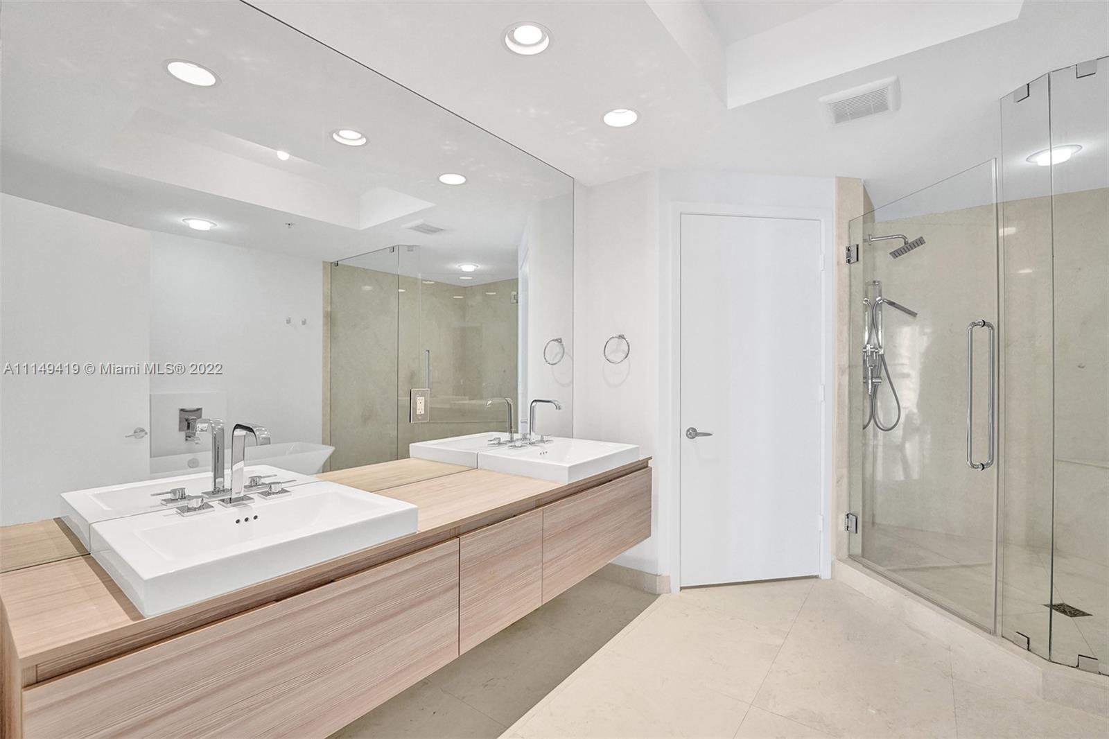 MARINA PALMS RESIDENCES S - Residential