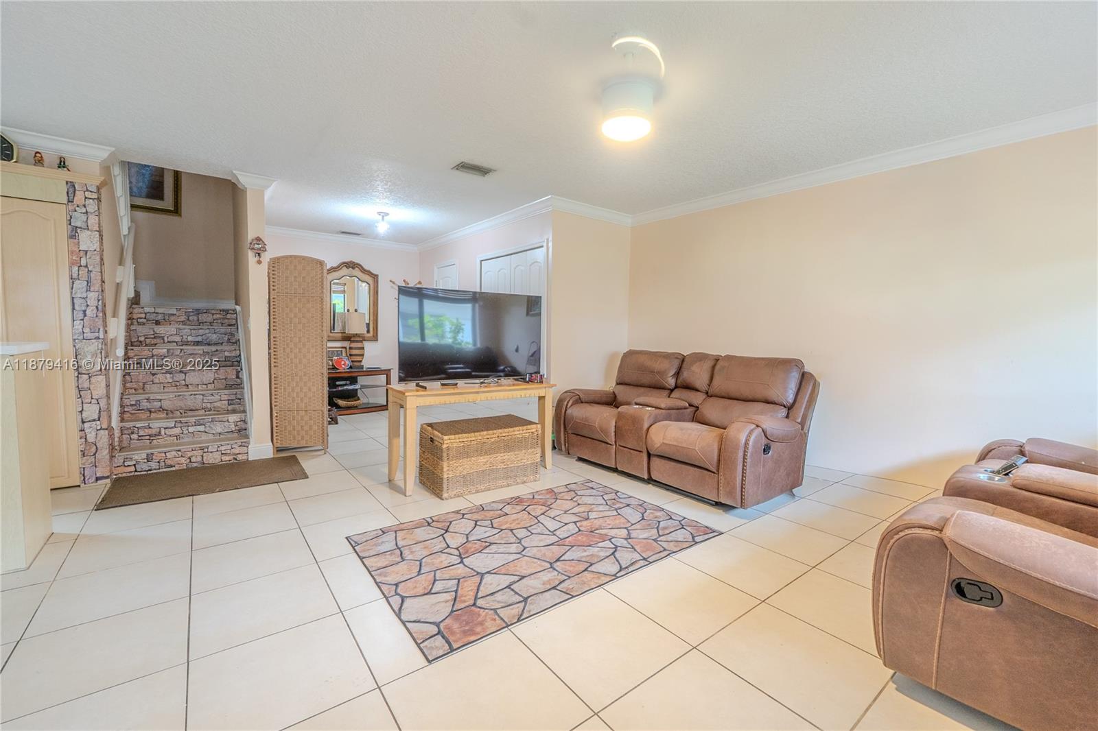 WOODS LANDING CONDO PH I - Residential
