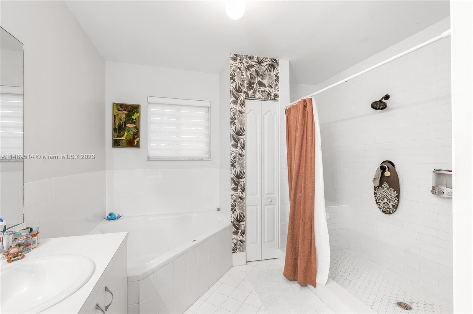 LAKES BY THE BAY SEC 10 - Residential