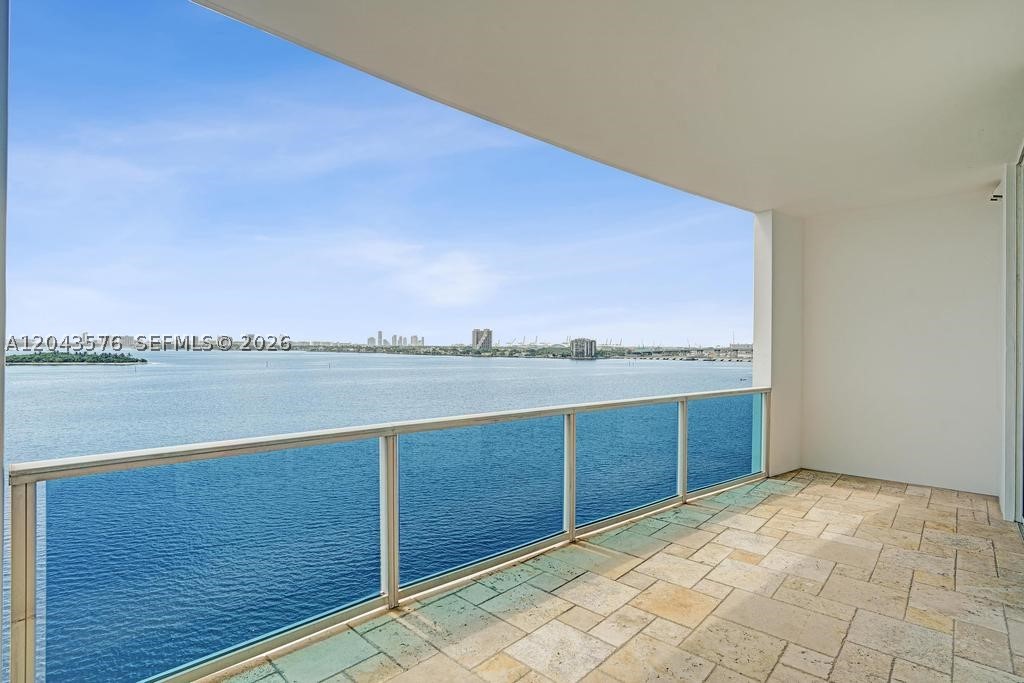 NEW WAVE CONDO - Residential
