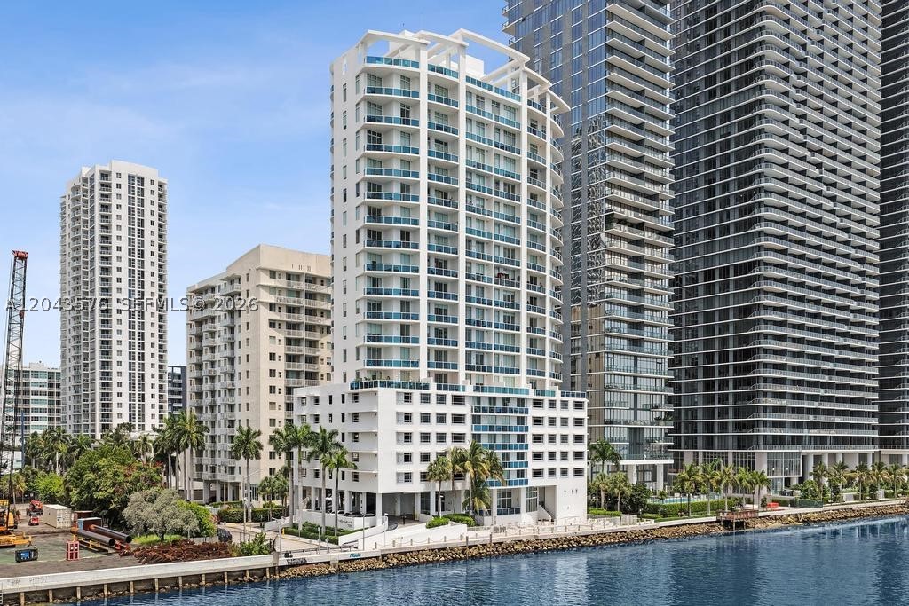 NEW WAVE CONDO - Residential