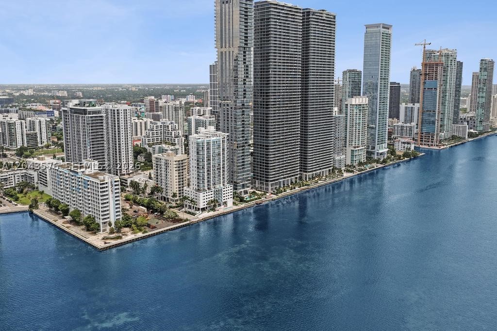 NEW WAVE CONDO - Residential