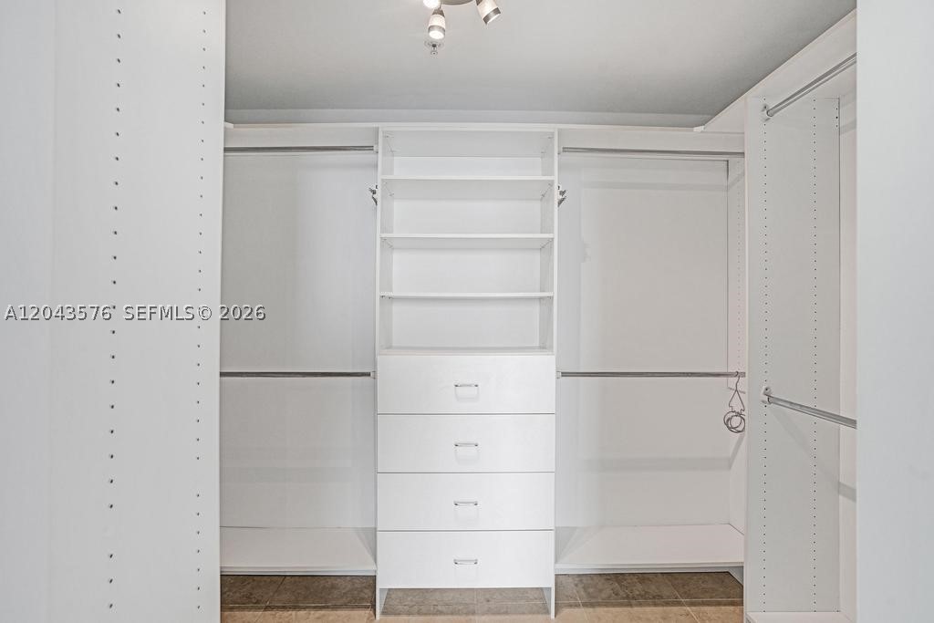 NEW WAVE CONDO - Residential