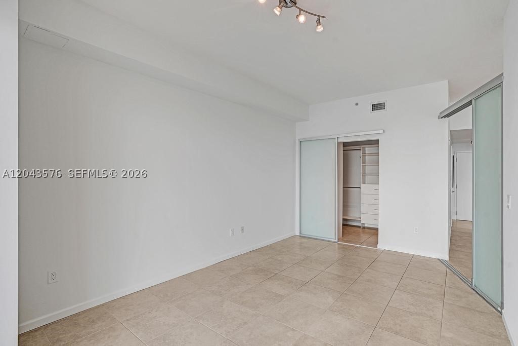 NEW WAVE CONDO - Residential