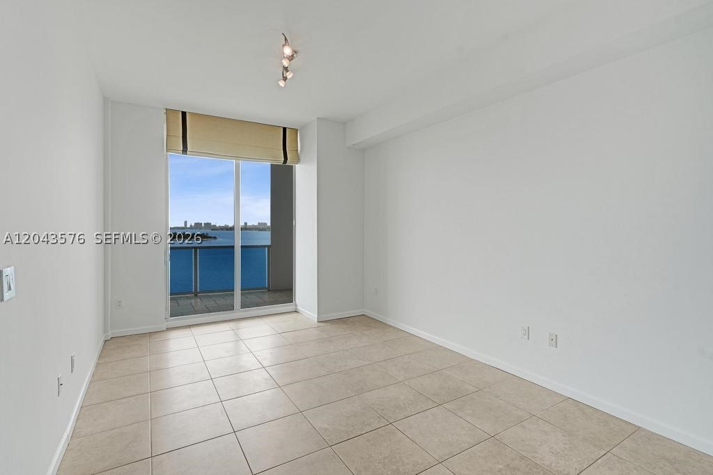 NEW WAVE CONDO - Residential