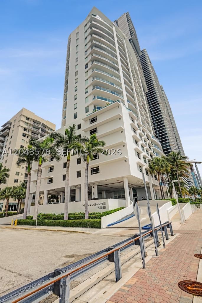 NEW WAVE CONDO - Residential