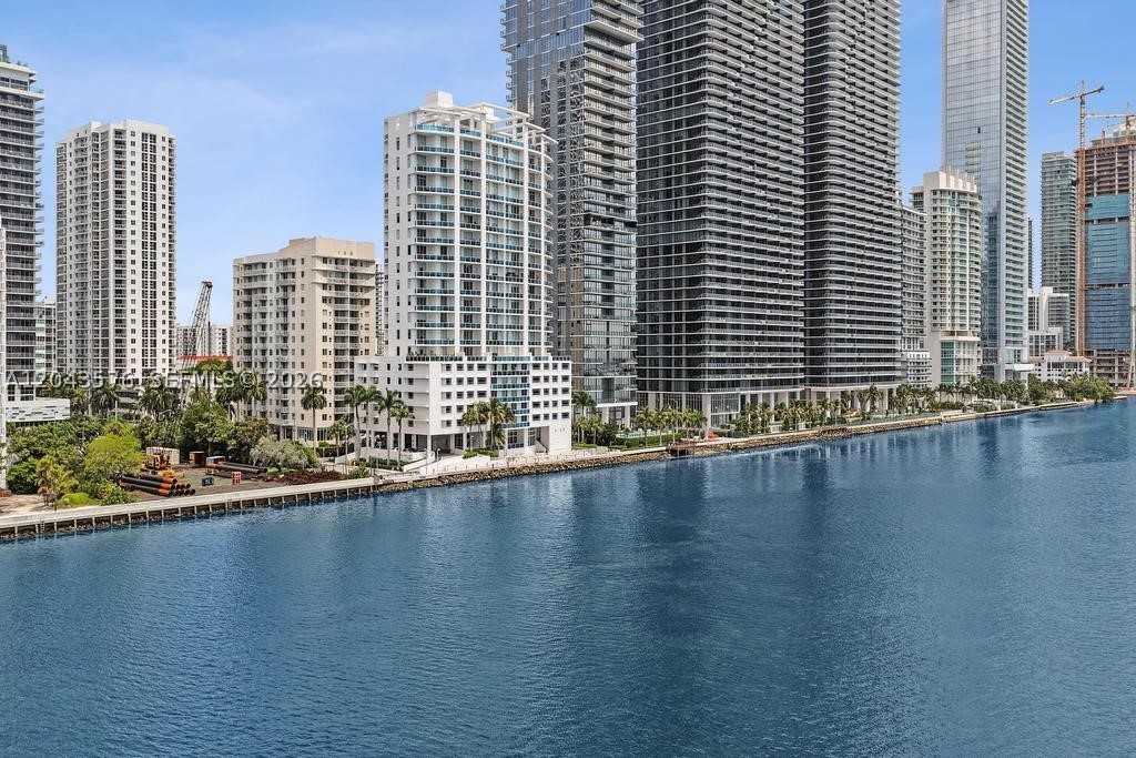 NEW WAVE CONDO - Residential