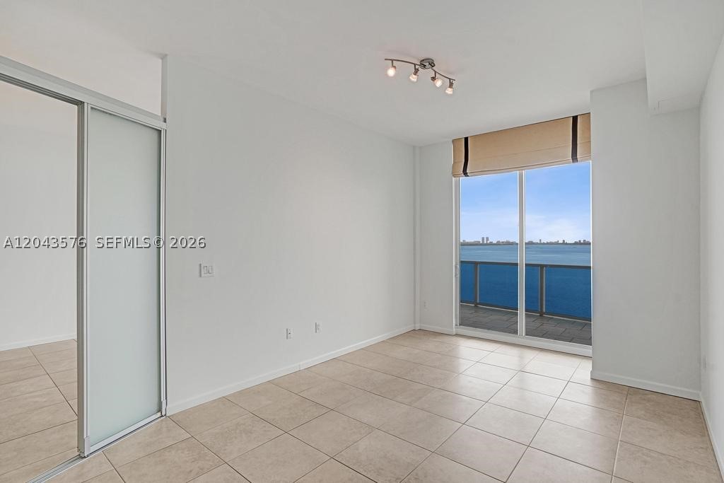 NEW WAVE CONDO - Residential