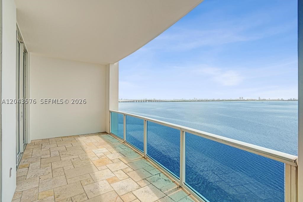 NEW WAVE CONDO - Residential