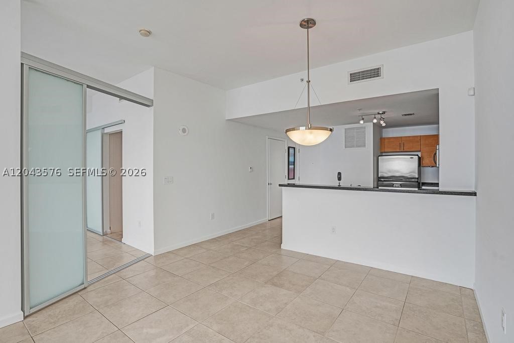 NEW WAVE CONDO - Residential