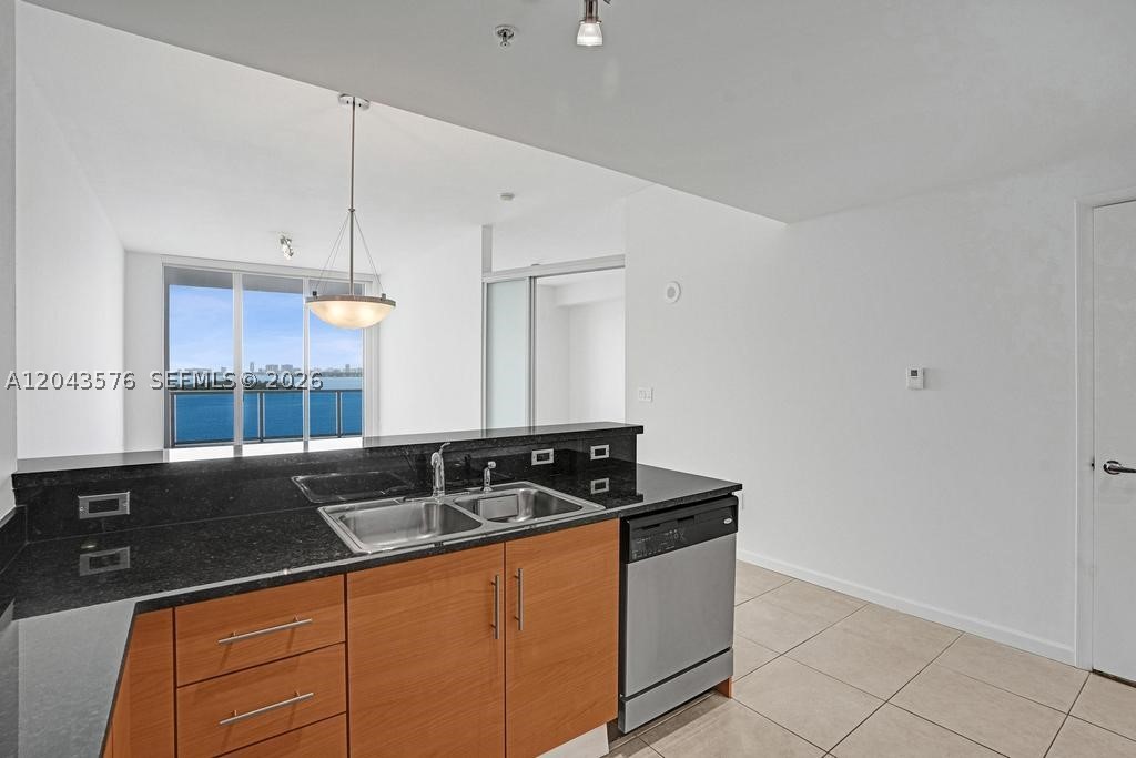 NEW WAVE CONDO - Residential