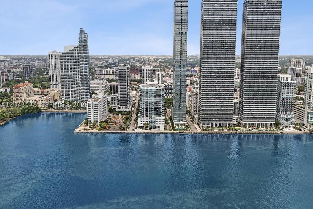 NEW WAVE CONDO - Residential