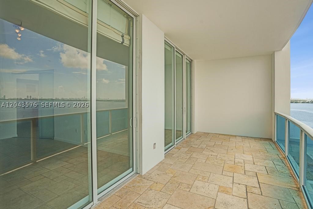 NEW WAVE CONDO - Residential