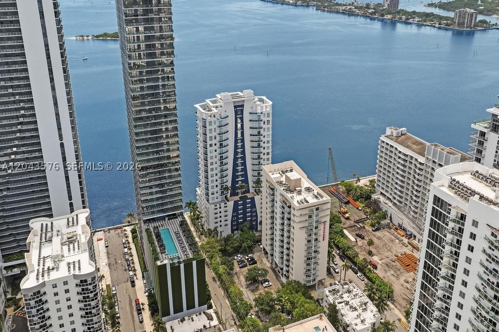 NEW WAVE CONDO - Residential