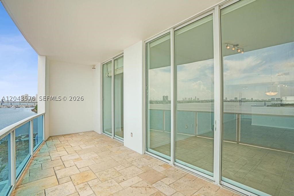 NEW WAVE CONDO - Residential