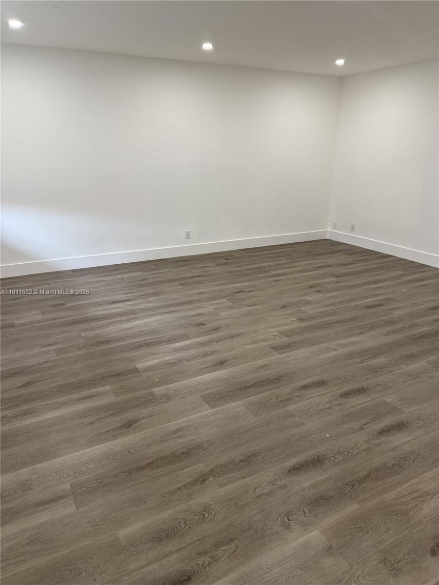 SILVER PALMS CONDO - Residential