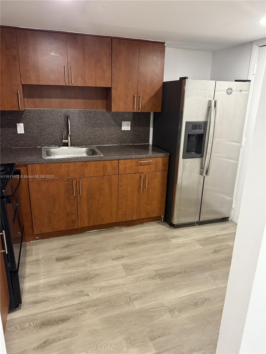 GREAT INVESTMENT OPPORTUNITY! OR MAKE THIS YOUR HOME! FULLY RENOVATED! ALL AGES WELCOME! Beautiful 2 bedroom and 2 full bath condo located in a well-kept community of Silver Palms. New floors throughout the apartment, new bathrooms, updated lights throughout, new refrigerator, water heater! There is a community pool and playground for children! Minutes away from a major highway, restaurants, groceries and shopping store, there is a tenant on an annual basis.