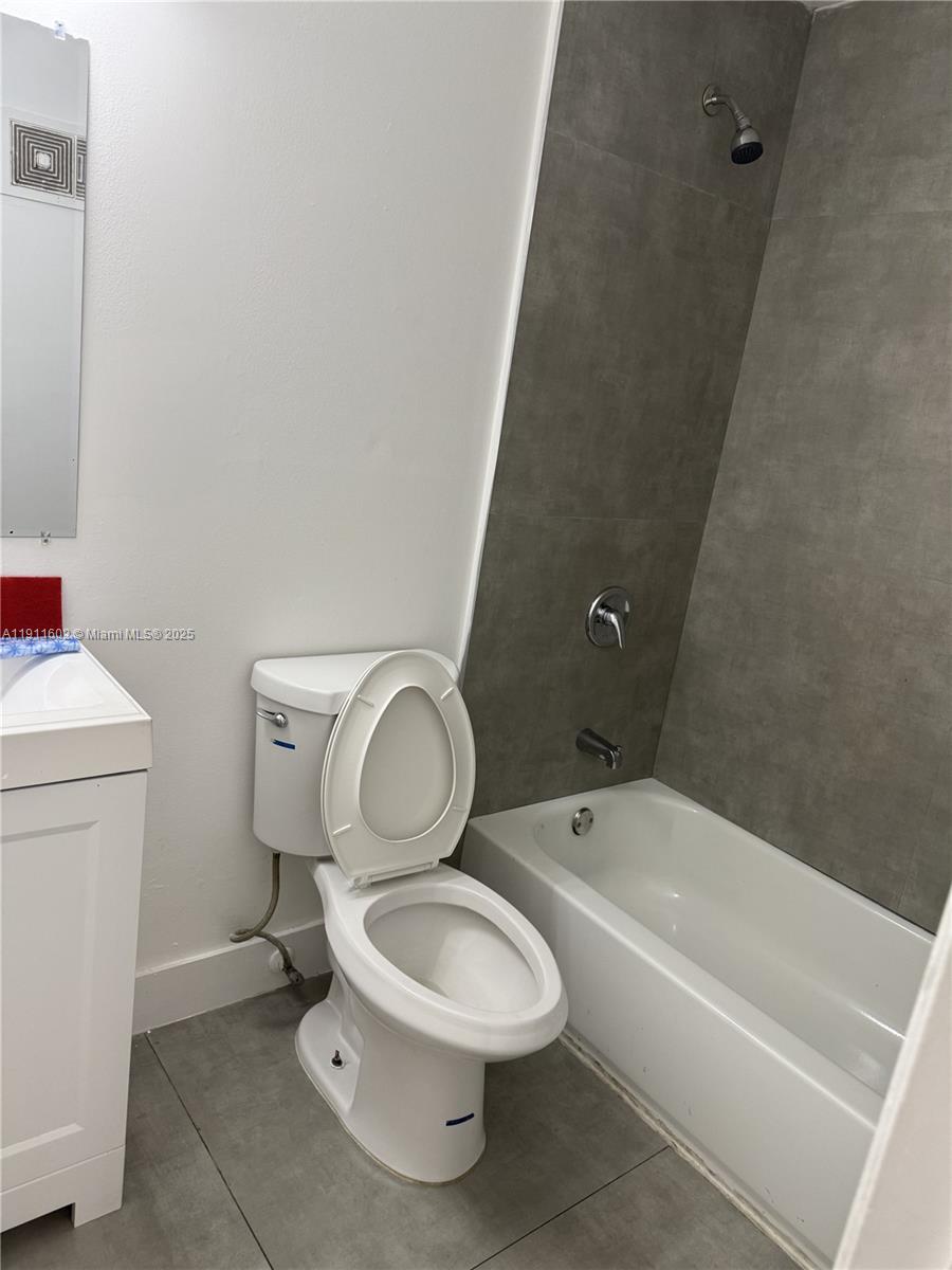 SILVER PALMS CONDO - Residential