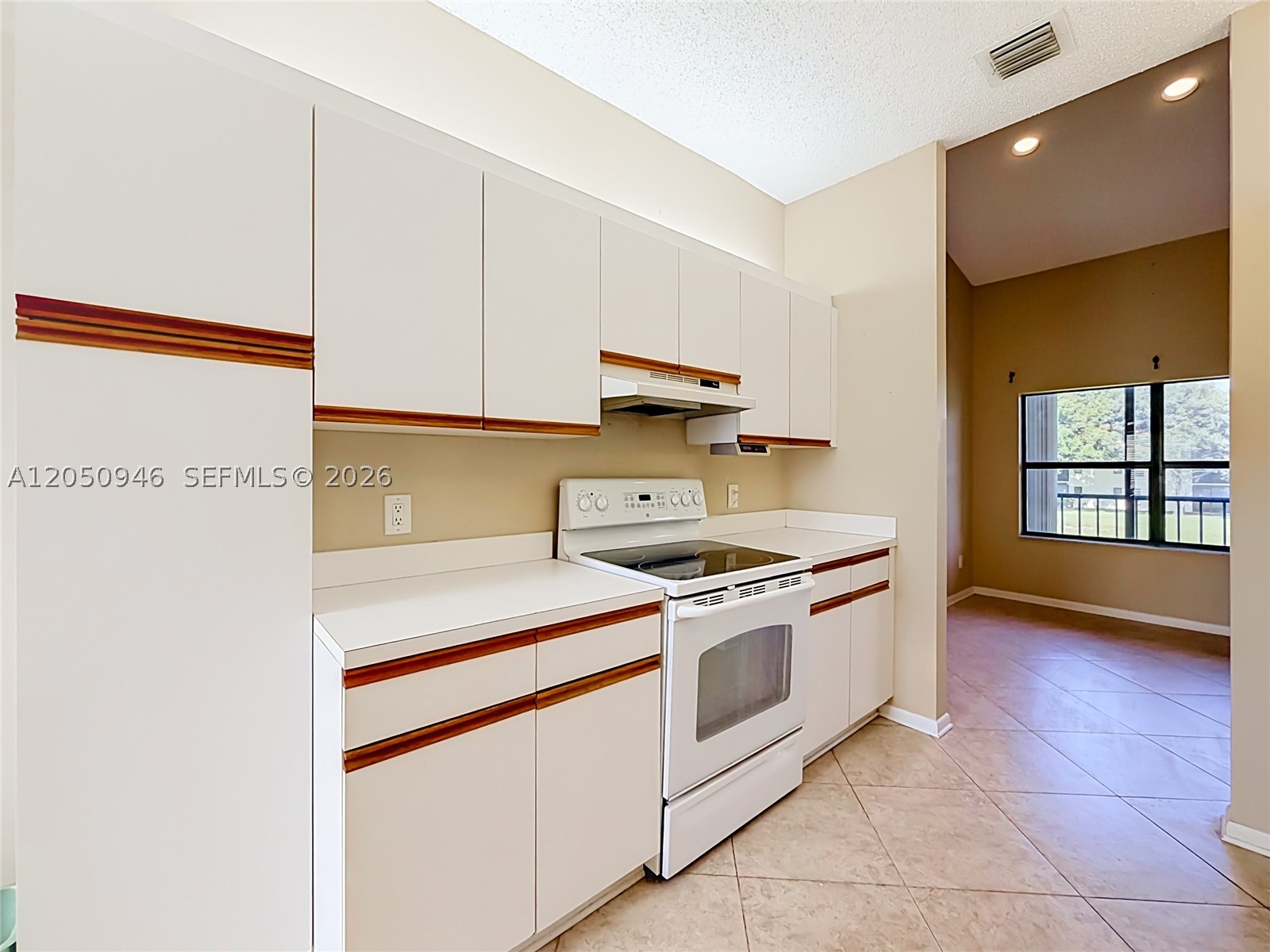 ALEXANDRA VILLAGE CONDO - Residential