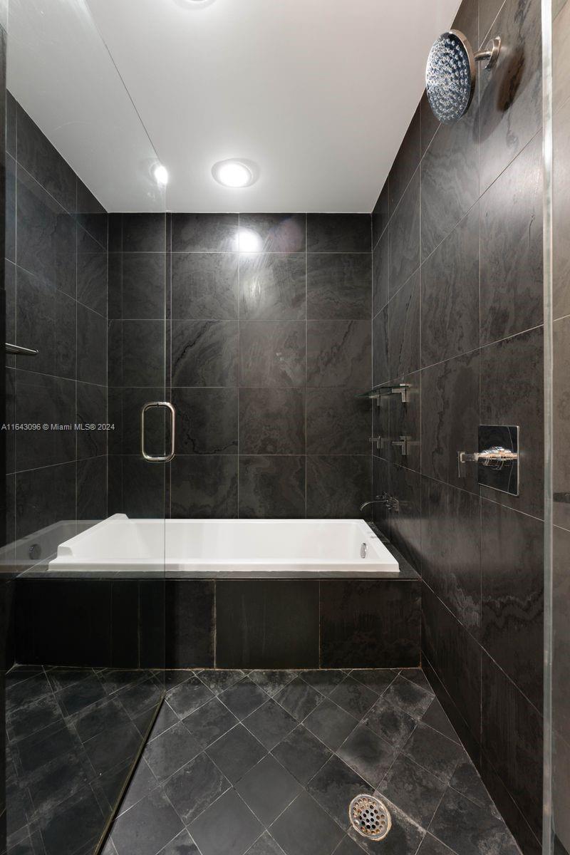 900 BISCAYNE BAY CONDO - Residential Lease