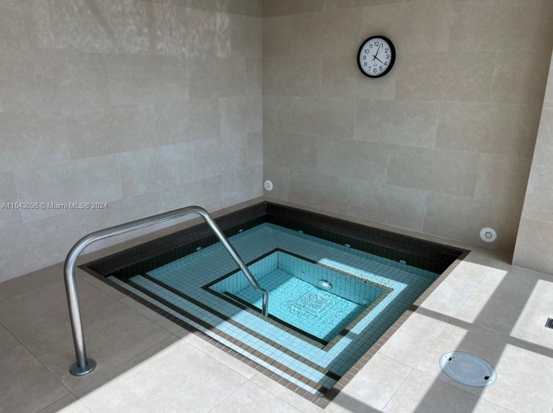 900 BISCAYNE BAY CONDO - Residential Lease