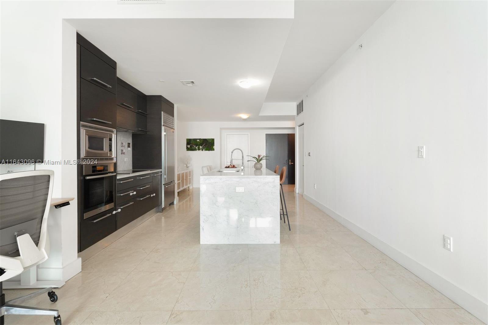 900 BISCAYNE BAY CONDO - Residential Lease