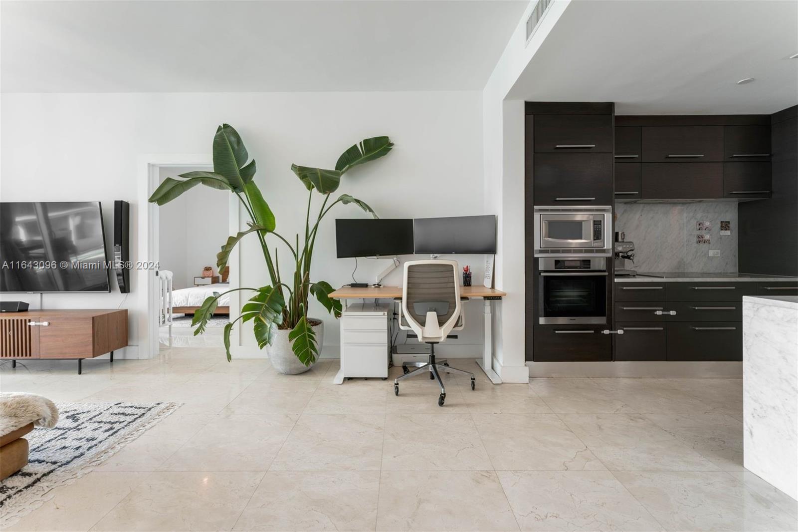 900 BISCAYNE BAY CONDO - Residential Lease