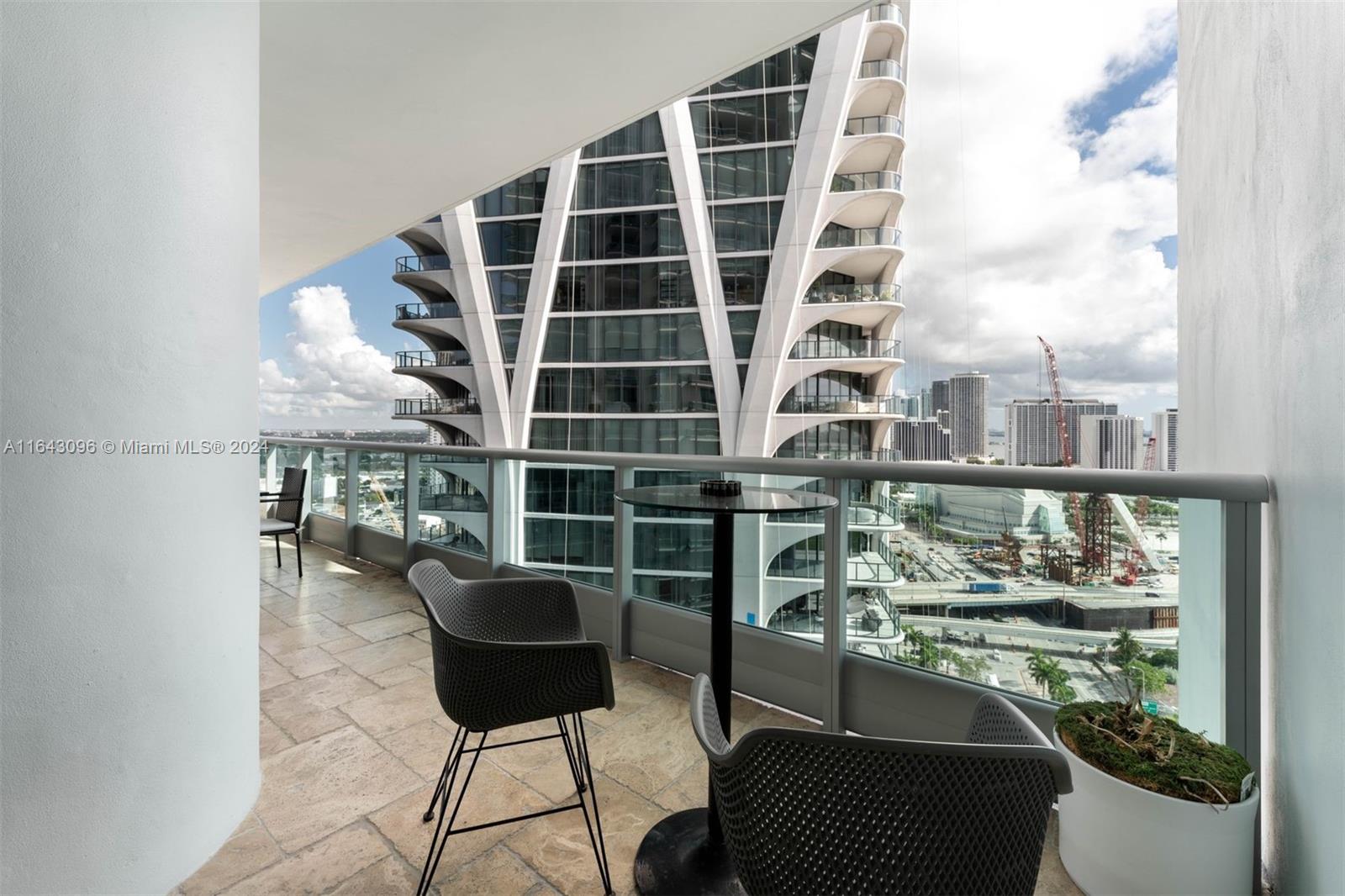 900 BISCAYNE BAY CONDO - Residential Lease