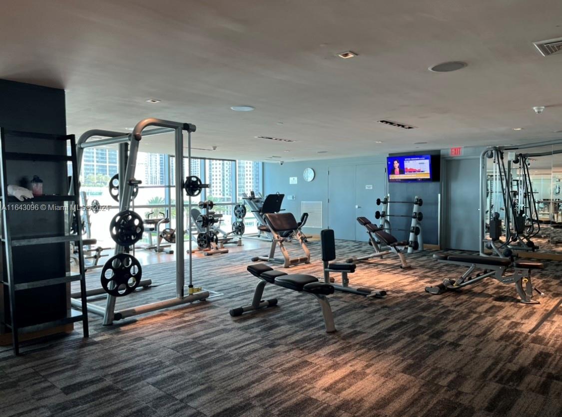 900 BISCAYNE BAY CONDO - Residential Lease
