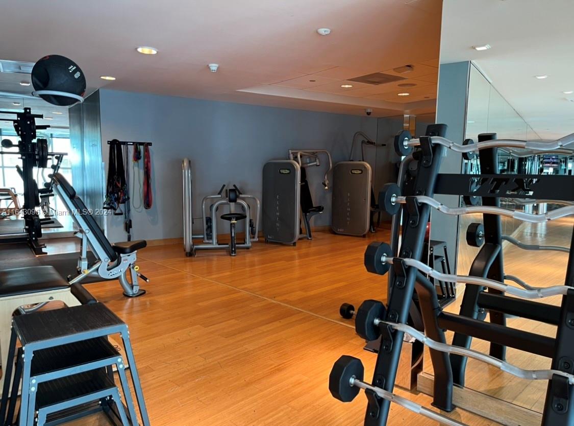 900 BISCAYNE BAY CONDO - Residential Lease